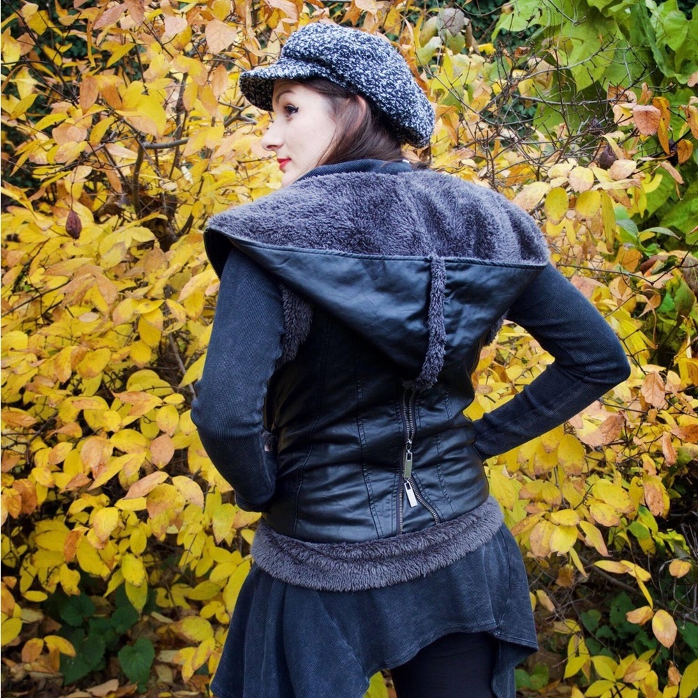 Miilla hooded faux leather/fur vest - Picture 3 of 8
